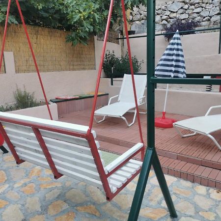 Big And Spacious Apartment In The Heart Of Omiš Exteriör bild