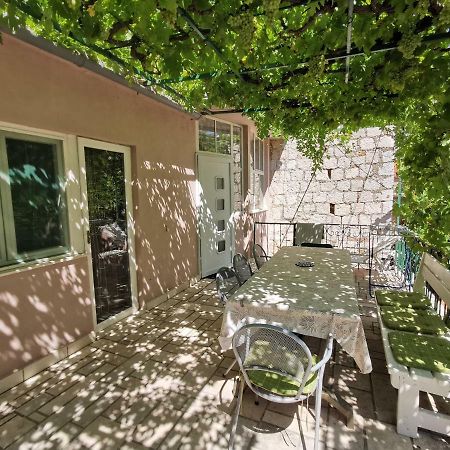 Big And Spacious Apartment In The Heart Of Omiš Exteriör bild