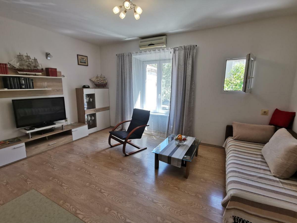Big And Spacious Apartment In The Heart Of Omiš Exteriör bild