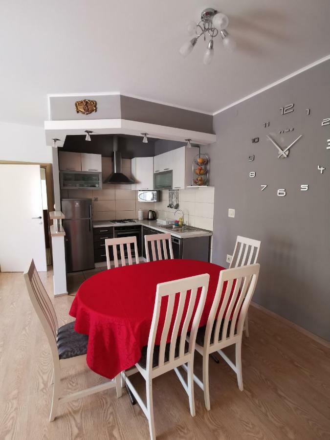 Big And Spacious Apartment In The Heart Of Omiš Exteriör bild