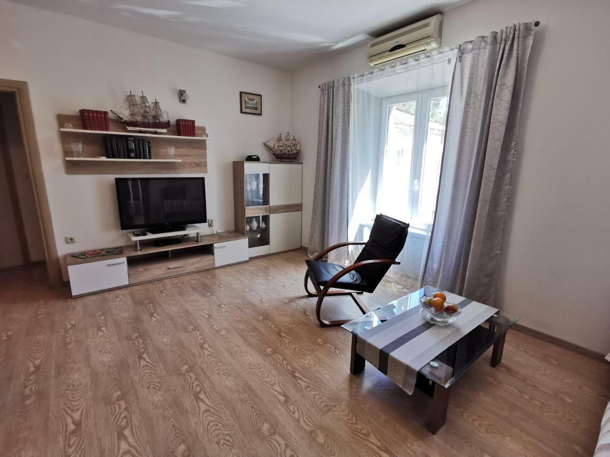 Big And Spacious Apartment In The Heart Of Omiš Exteriör bild